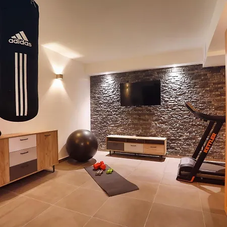 Luxury Cecilia With 4 En-suite Bedrooms Located 250m From The In Podstrana, Max 8 People Villa Podstrana