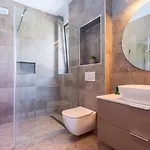 Luxury Cecilia With 4 En-suite Bedrooms Located 250m From The In Podstrana, Max 8 People