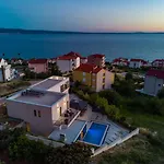Villa Luxury Cecilia With 4 En-suite Bedrooms Located 250m From The In Podstrana, Max 8 People