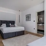 Luxury Cecilia With 4 En-suite Bedrooms Located 250m From The In Podstrana, Max 8 People Podstrana