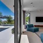 Luxury Cecilia With 4 En-suite Bedrooms Located 250m From The In Podstrana, Max 8 People Podstrana