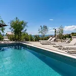 Villa Luxury Cecilia With 4 En-suite Bedrooms Located 250m From The In Podstrana, Max 8 People
